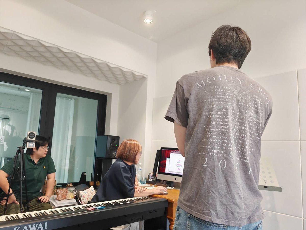 dew_jsu's tweet photo. ธีร้อง ธีซ้อม ธีลอง ธีเล่น “ธีจริง” #DewTeeFancon https://t.co/UN7LF7rrmD