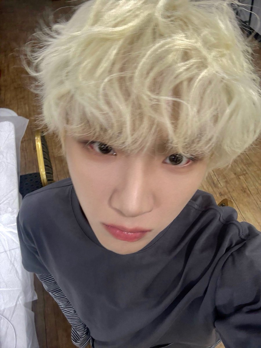 woonhakfan's tweet photo. 261004 위버스 포스트 #운학 

엠씨온다!!!😁 https://t.co/acQlz32FI2