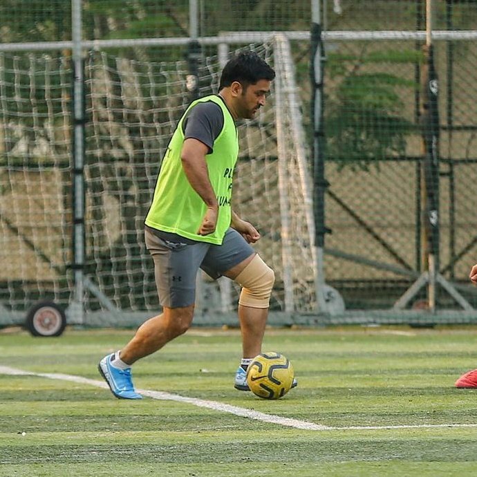 WhistlePoduCsk7's tweet photo. The Indian football team is a disgrace to this nation. They lost to a random country like Brazil and yet they "BEG" for support. 😭😭

I urge all cricket fans to consider boycotting this team. Even cricketers like MS Dhoni play better football than frauds like Ryan Williams https://t.co/uJfjRulGBV