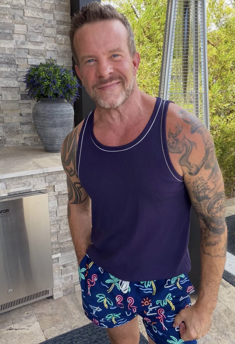 lanekurle04's tweet photo. Labor Day pool parties. Great weather! 

#laborday #holiday #gay #gaydaddy https://t.co/QzGXOEb3hW
