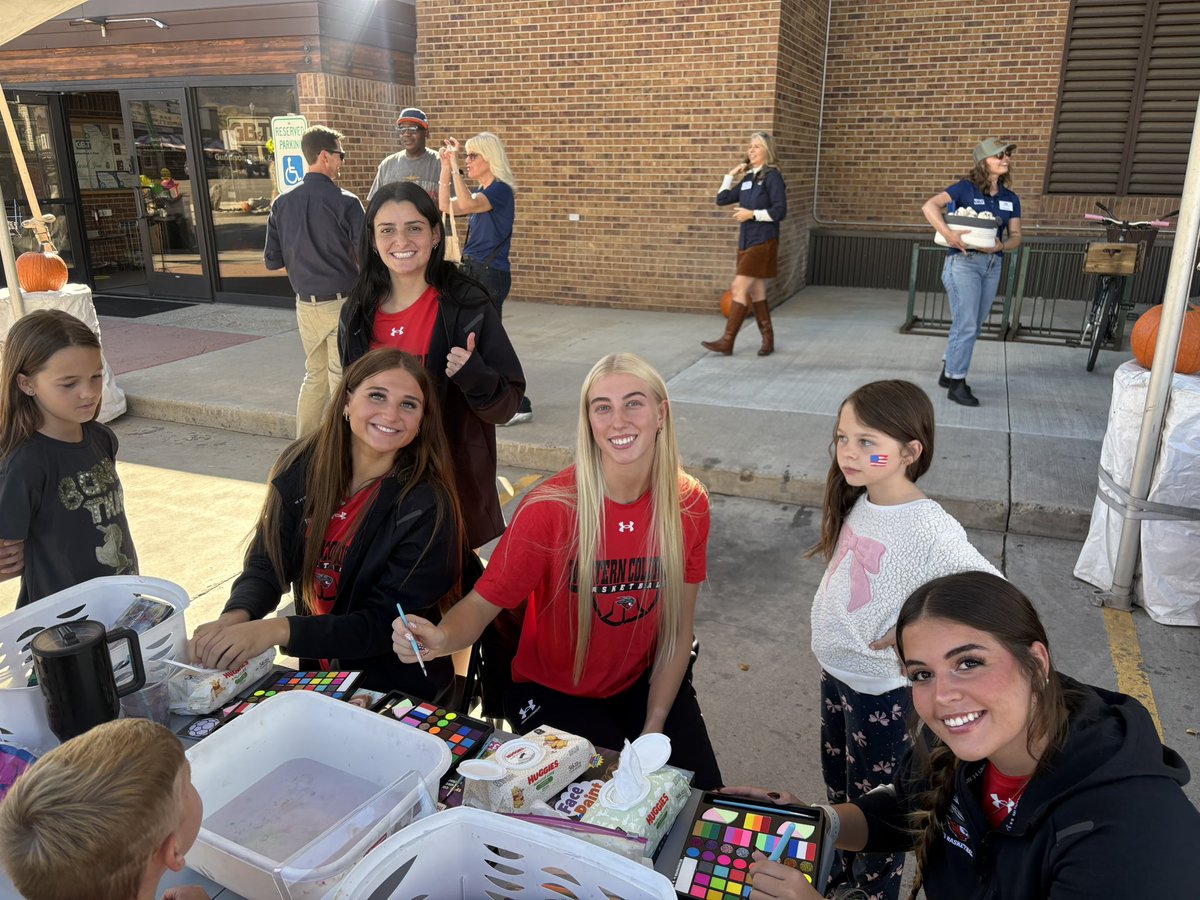 westerncowbb's tweet photo. Our team loved helping out at Oktoberfest! 🤍 So grateful to be part of it and make some fun memories along the way! 🎡✨ https://t.co/wiEcsrsYkc