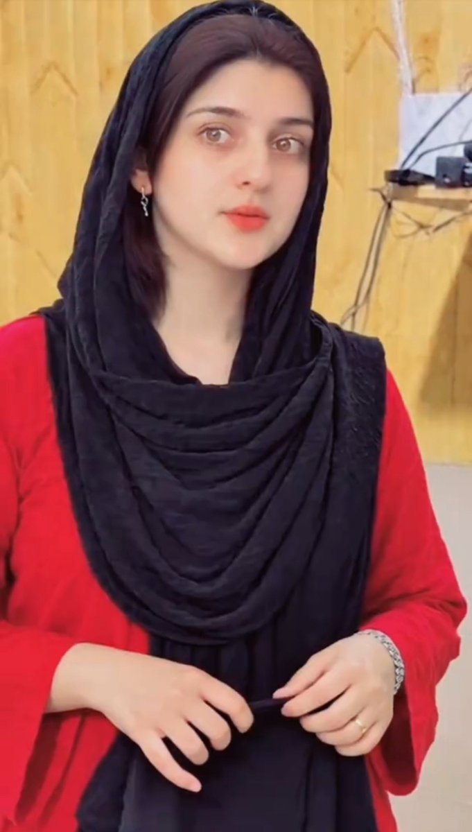 Ateeka6e's tweet photo. اگر میں کہوں کہ مجھے10 ہزار ضرورت ہے تو کون دے گا۔ https://t.co/lTb7Ro7xEm