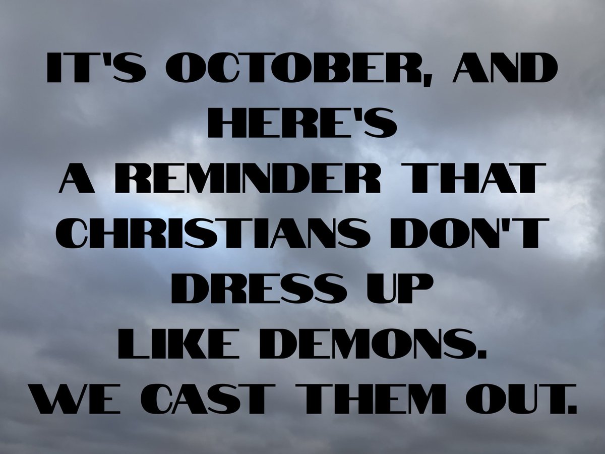 JeriRobinX's tweet photo. I’m putting up my Christmas tree, and passing out candy canes. #godwins #nomorehalloween #christmasearly https://t.co/vnL3VW7S1b