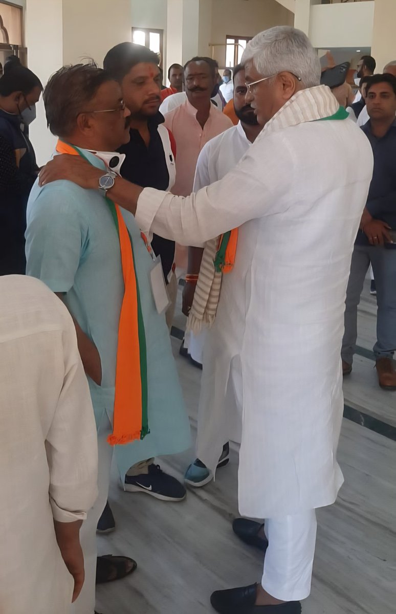 shailenBJP's tweet photo. माननीय केंद्रीय संस्कृति एवं पर्यटन मंत्री श्री गजेंद्र सिंह शेखावत जी को जन्मदिन की हार्दिक बधाई एवं शुभकामनाएँ।
ईश्वर से आपके उत्तम स्वास्थ्य एवं दीर्घायु जीवन की मंगलकामना करता हूँ।
@gssjodhpur
#FilePhoto https://t.co/qW0Xn073CI