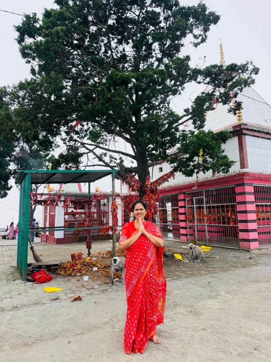 ShobhaBJP's tweet photo. Blessed to visit Kunjapuri Devi Temple in Tehri Garhwal, Uttarakhand, one of the revered Shakti Peethas of Devbhoomi, Uttarakhand and seek the divine blessings of Maa Durga.

A deeply spiritual experience in the sacred Himalayas. 🙏 https://t.co/SYs3WroUJQ