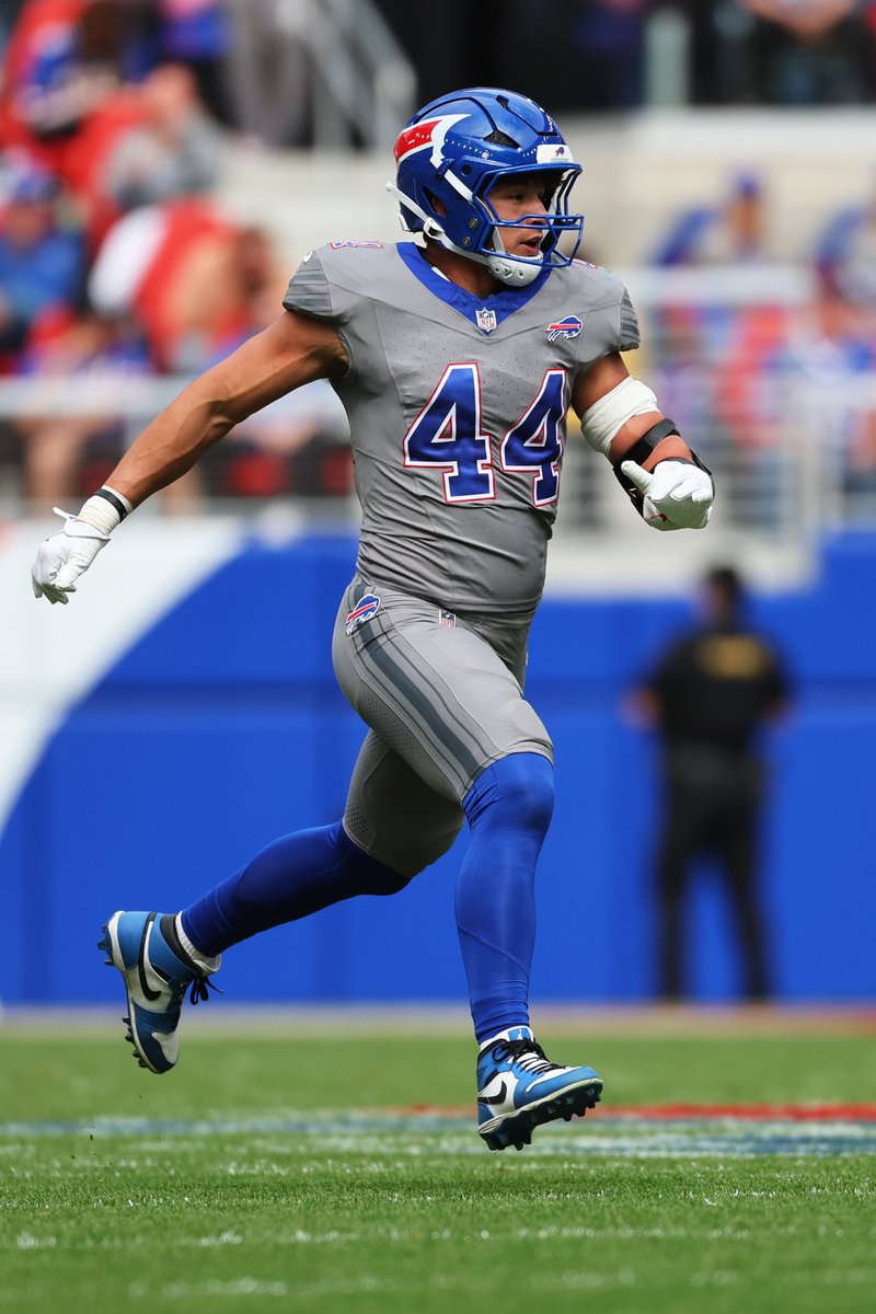 RapSheet's tweet photo. The Bills and LB and Buffalo native Buffalo Joe Andreessen are in agreement on a 2-year, $5M extension with $3M guaranteed, per me and @AdamSchefter. 

The deal was negotiated by his agency Generation Sports Group. https://t.co/5J9tMP4pY4