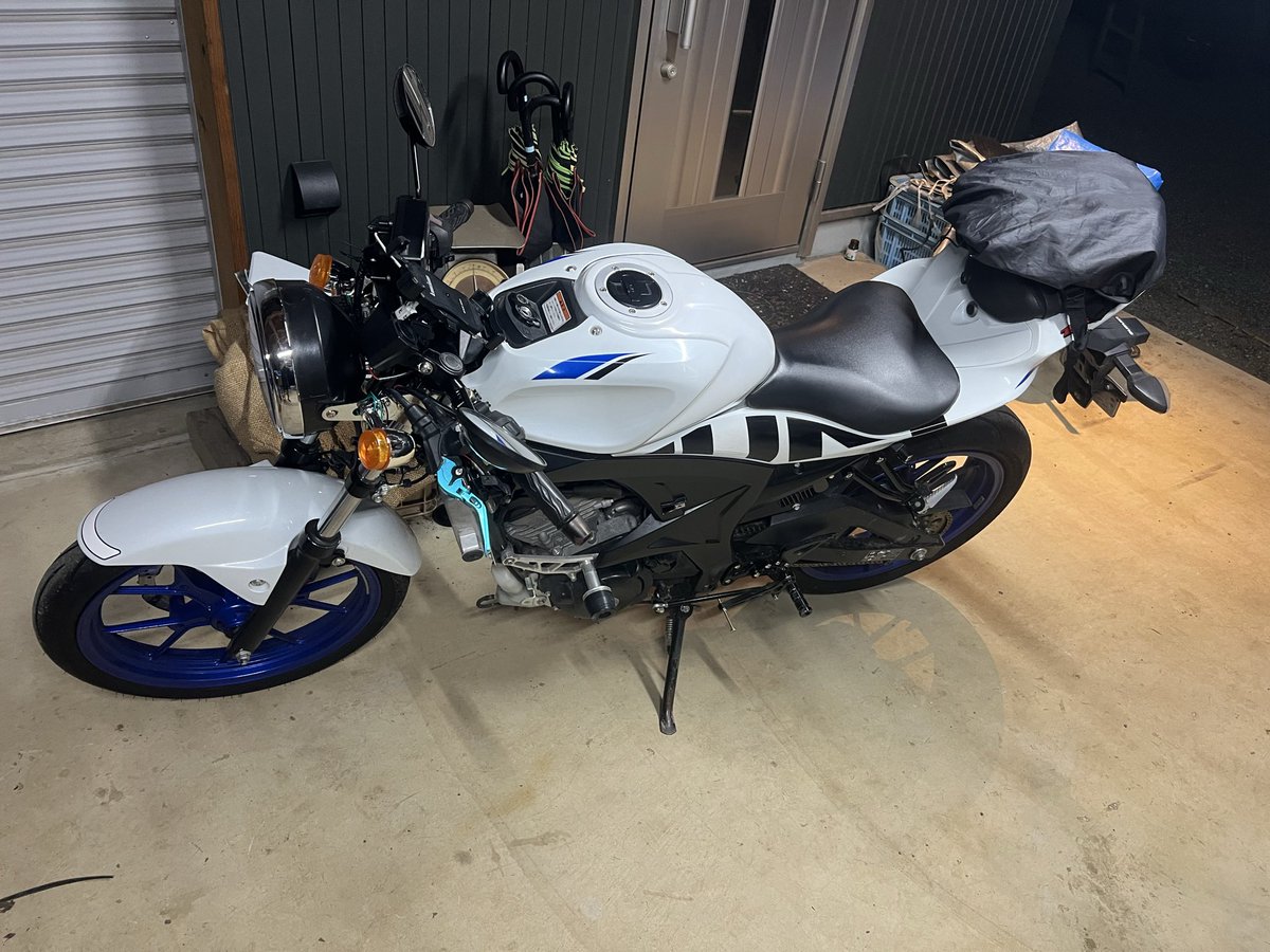 Misoshiru10700k's tweet photo. GSXR125 売ります
ネイキッド仕様走行距離約1.8万キロ(変動あり)
転倒傷等あります
約1年前(R7年9月頃)チェーン、スプロケ前後、タイヤ前後交換済み。交換後2000キロほど。
ヘッドライトハイビーム不可ミラー左右割れ
中華バックステップ、レバー類
メータータイラップどめ
純正カウルあり(ネジ不足？) https://t.co/mEdYUE2xIH