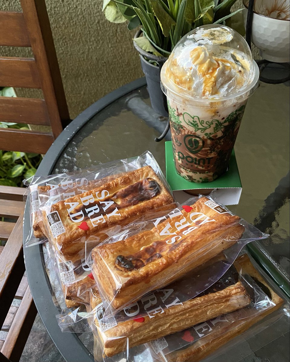 ninivninii's tweet photo. terimakasii pacarr akuu💗
- cream cheese topping pie
- salted latte ovomaltine add on whipcream + caramel sauce https://t.co/qYqTN6eRTE
