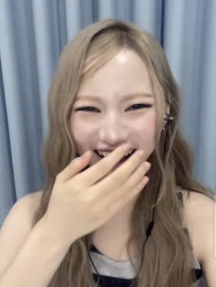 2kki_kii's tweet photo. 261003 영통 후기 #베이비

베이비랑 언니랑 너무 닮아서 보자마자 바로 알아봤다고 하니까 이만큼 질색함 https://t.co/DDZo0FKzzx