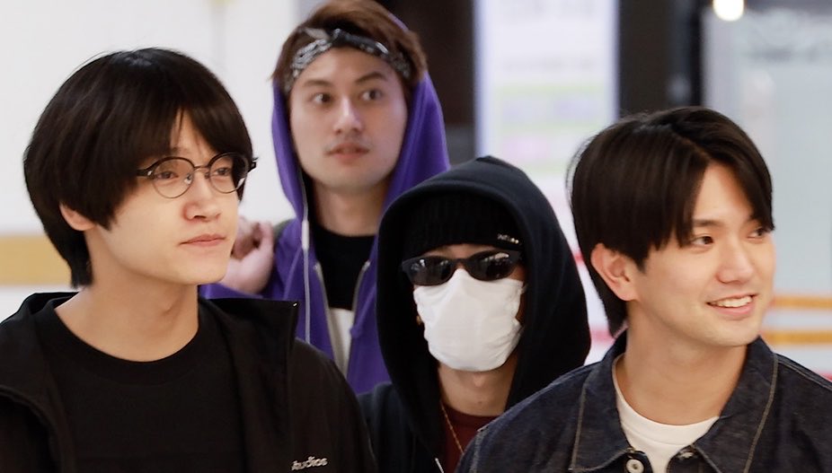 trtr_ryoryo's tweet photo. 末澤が徹底しているからなのか
他3人が緩めに晒してるからなのか

末澤誠也というお嬢様を3人のSPが囲って守ってるようにしかみえなくなってきた https://t.co/wvBMxBJ96t