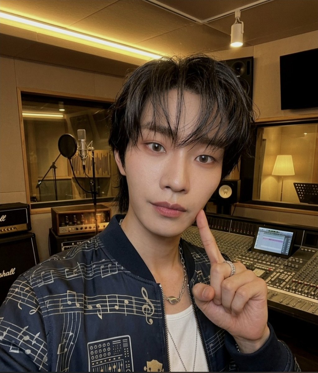 kimjae_young's tweet photo. 세상에서 보고 싶은 변화를 당신 스스로가 먼저 시작하세요🎼🎵🎶🎧🎙 https://t.co/c4l9aJQKh4