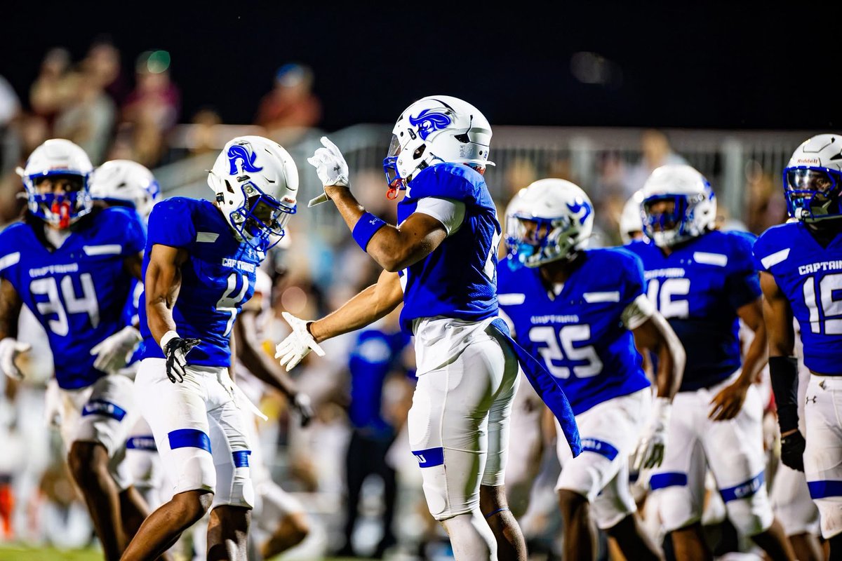 CoachRio55's tweet photo. Wakey Wakey ‼️
It’s a great day to have a great day! 🗣️Homecoming edition ⚓️🔵
#SLPEMentality | #ADAPT | #mantheship https://t.co/JmDzCQvw6S