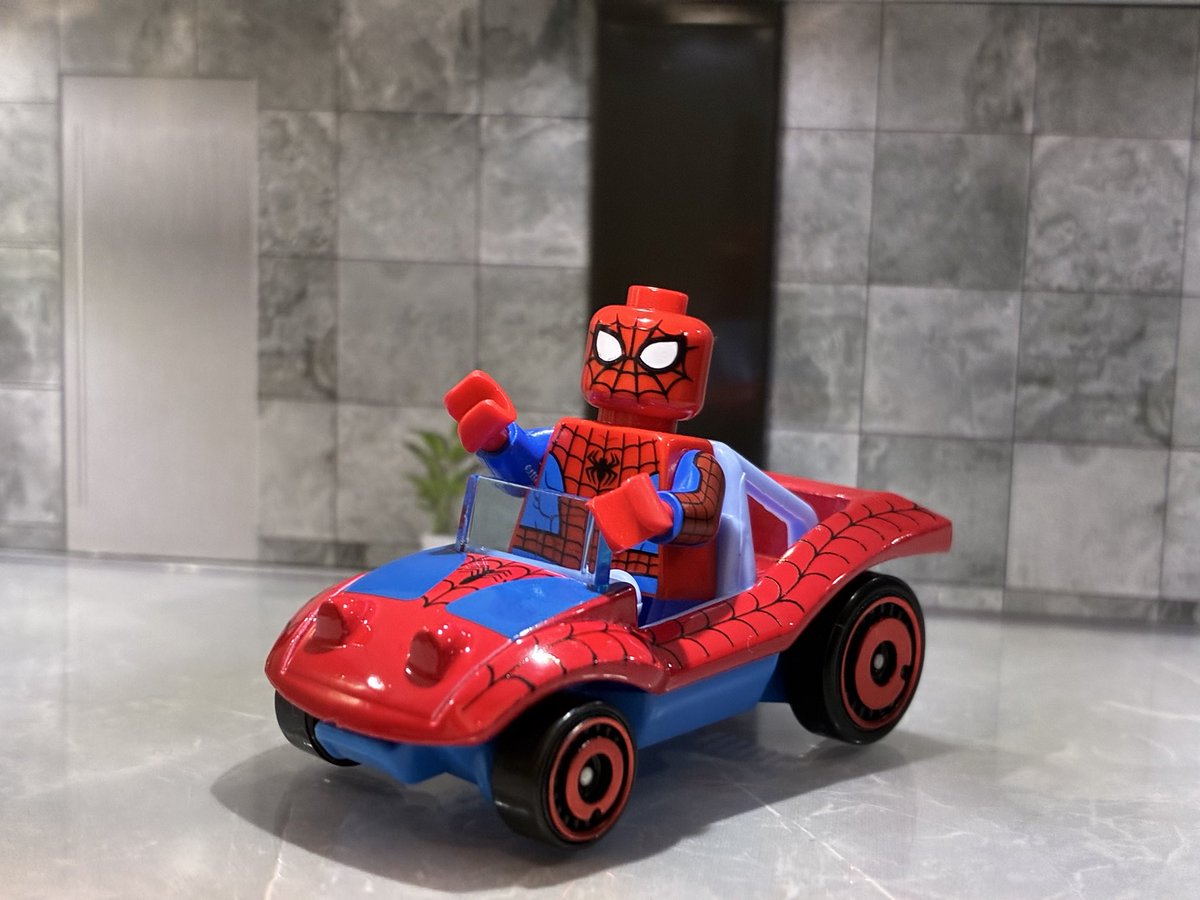 shiroNo2's tweet photo. ホットウィールのスパイダービークルもゲット！レゴと一緒に遊んでます。
#ホットウィール　#ミニカー https://t.co/PnHbLZPTEc