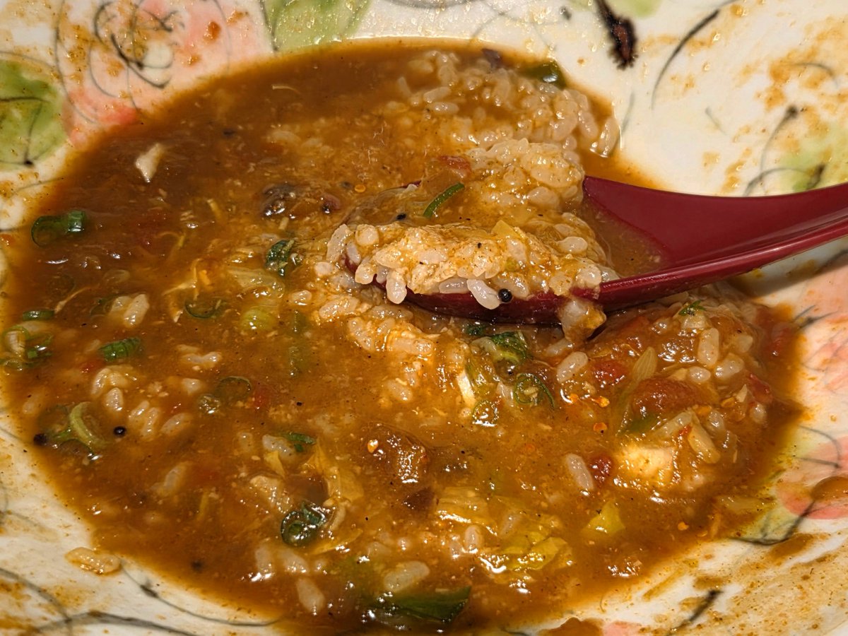 spicy_maruyama's tweet photo. 愛知県豊橋市の｢まつや｣はお蕎麦屋さんなのに、名物の豊橋カレーうどんと南インド料理を融合させたチャレンジングなメニューを提供中！

出汁が効いたインド式カレーにポリヤルやマンゴーアチャール、パパドまで！賑やかな美味しさで楽しかったです。

詳しくは👇
https://t.co/QeU4td9Lcz https://t.co/BQTZFgH2y5