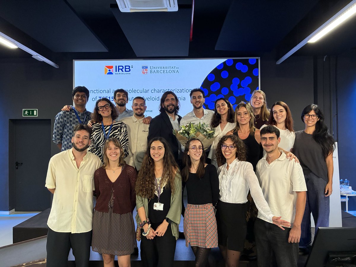 FraticelliLab's tweet photo. The Fraticelli Lab has a new doctor!!! 😍✨we are so happy to have witness your growth Dr. @LuisC_rodriescu. Super proud of you! 🫰🏻 https://t.co/QDCmRYSBhb