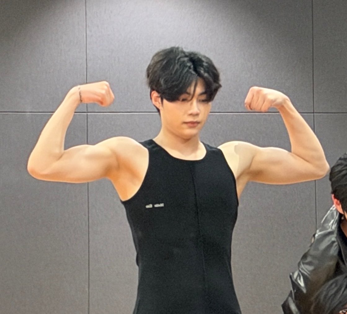 peachocha's tweet photo. ????? https://t.co/0Qd1vVpCgG