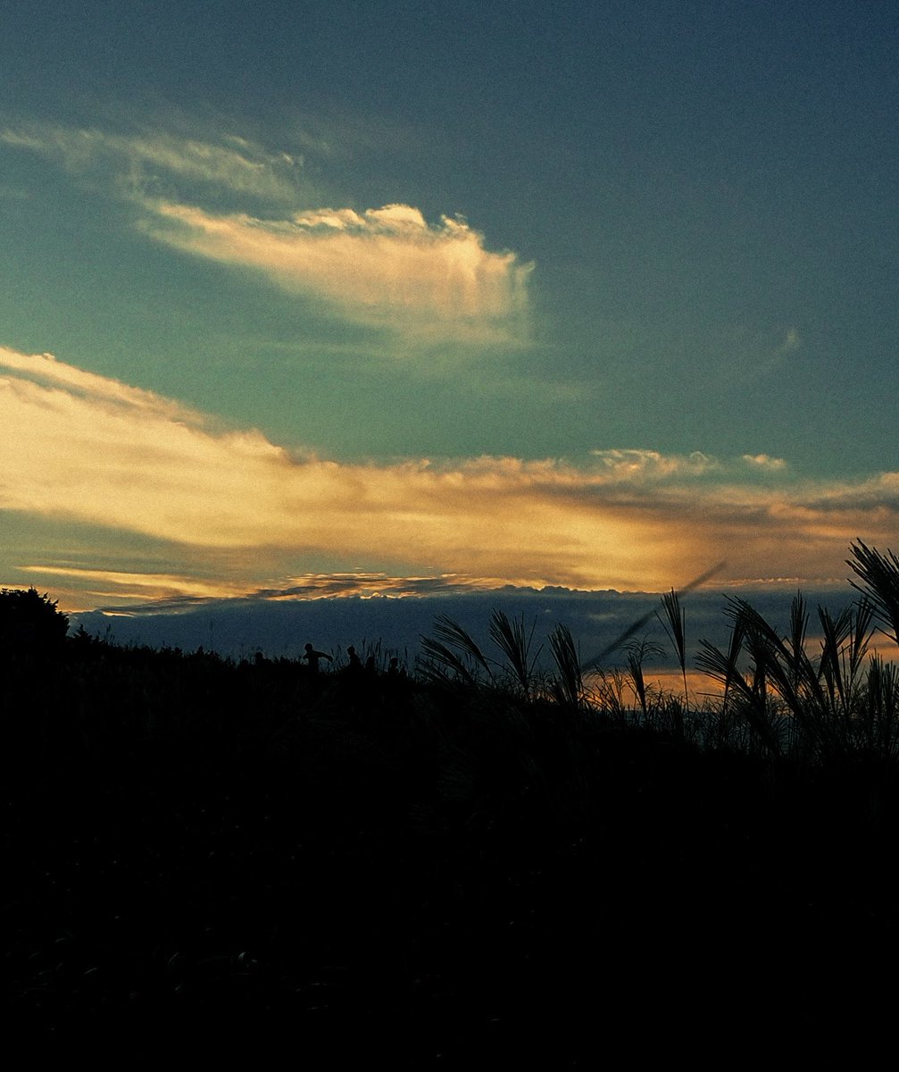 Hk3swq's tweet photo. 夕焼け

#キリトリセカイ
#写真好きと繋がりたい https://t.co/5kunFPb5eN