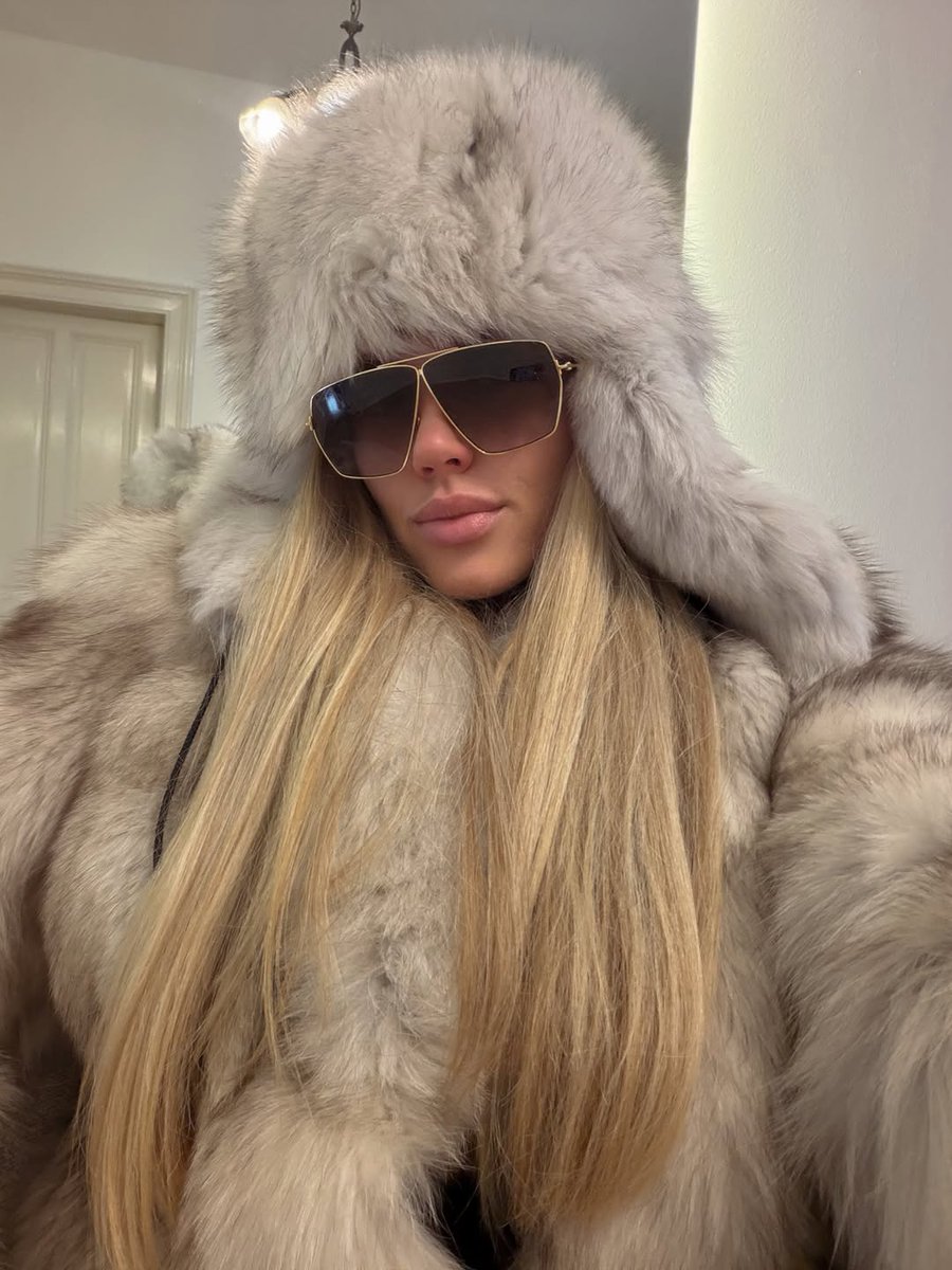 ThickFurLover2's tweet photo. https://t.co/hynKrlsdwt
#longhair #furfetish #furcoat #fur https://t.co/IAjEUQQMn2