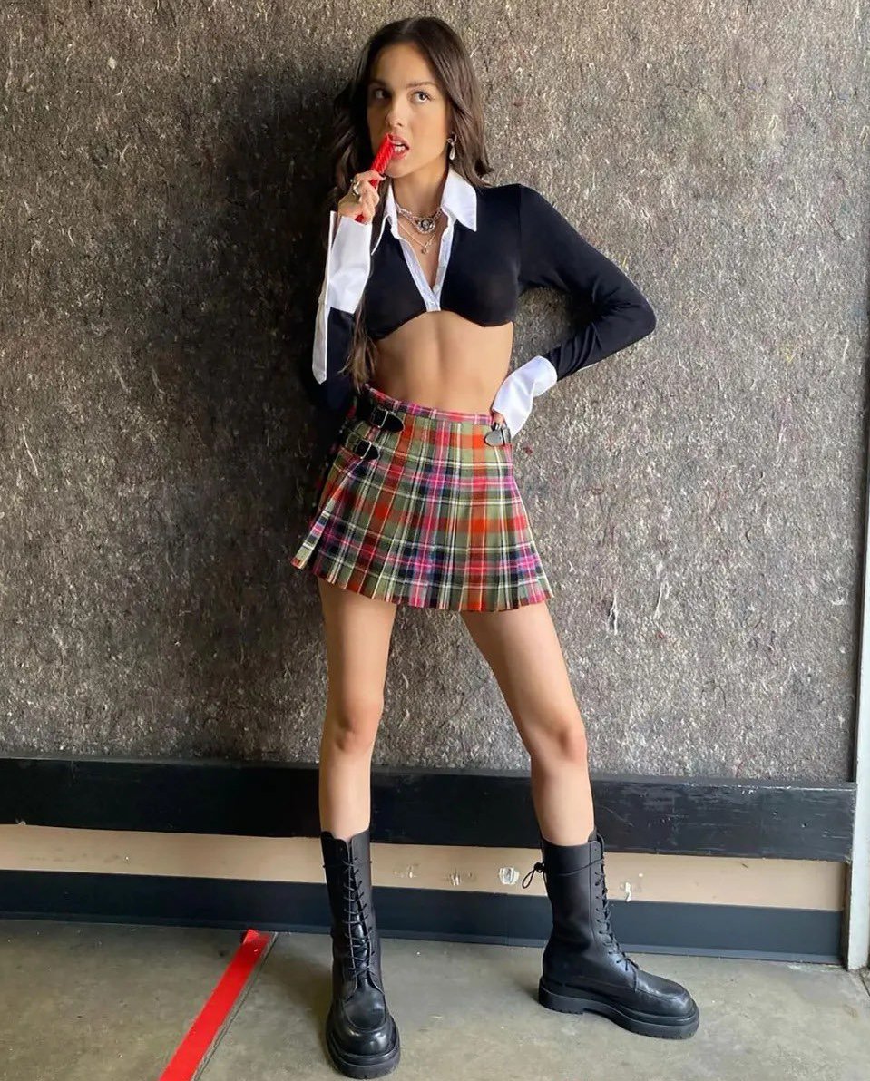 rosiepumper's tweet photo. skipping class to plap my brains away for liv 🥴 https://t.co/AGnklGLwjd
