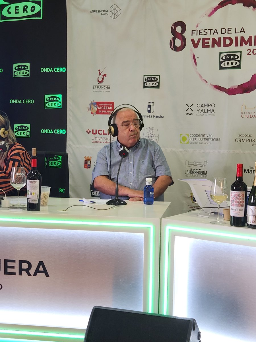 vinodelamancha's tweet photo. La Gastronomía manchega, con platos como el guiso de las bodas de Camacho, presentado por Víctor García Chocano, o las Gachas,  también protagonistas de @OndaViajeraOCR , realizado en @GrupoDcoop Baco de Alcázar de San Juan.  Todo maridado con vino de la #DOLaMancha https://t.co/iDbyWKbImS