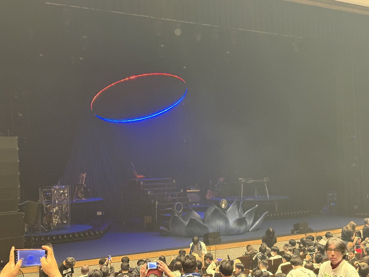 Master06844837's tweet photo. DeTOUR静脈の初日公演、ReoNa��新曲も聴けて楽しかったです♪✨

また新しいお知らせもあって、来年の2月と3月が今から楽しみです！！
素敵な時間をありがとうございました🎶✨
#ReoNa 
#DeTOUR静脈 https://t.co/Yv26MSRjPq