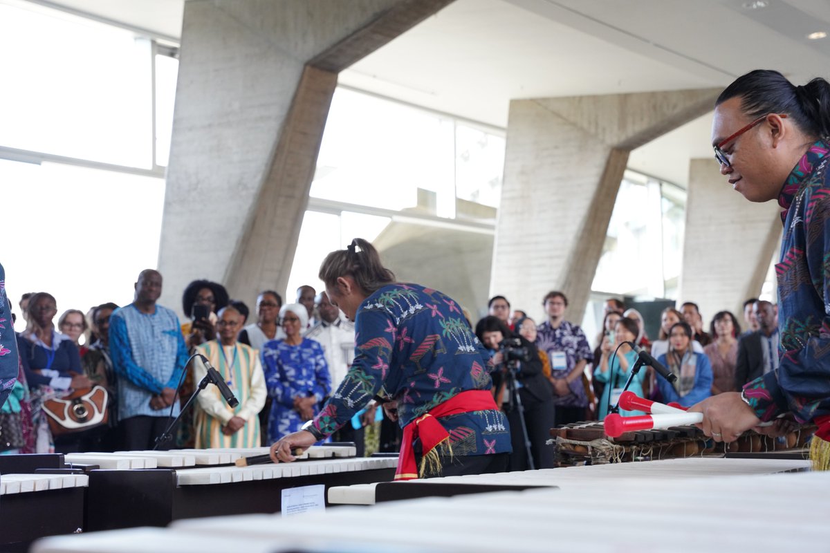 nalfayez's tweet photo. A wonderful event by #Indonesia, filling @UNESCO with the sounds of xylophones. It was a celebration of how cultural practices are shared, even across oceans: Kolintang from Indonesia and Balafon from Mali, Burkina Faso and Côte d'Ivoire. #LivingHeritage brings us together. https://t.co/X3eHDQdHLh