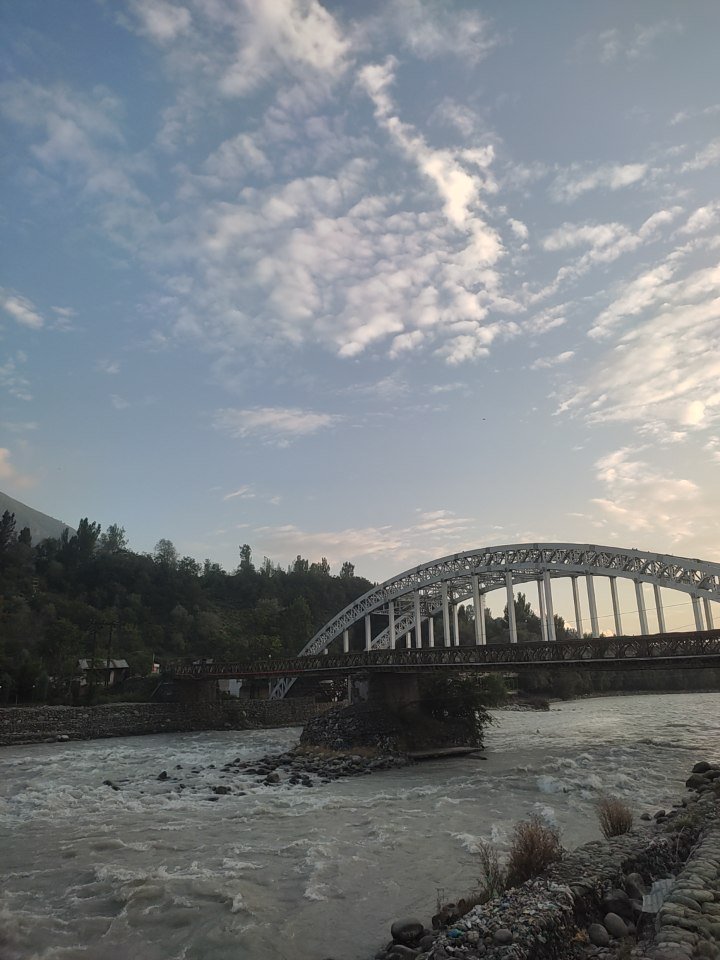 zaicr7's tweet photo. Mere Jannat e Kashmir 🍁🍁🍁 Autumn is best for home coming https://t.co/TaFhsYUTNF