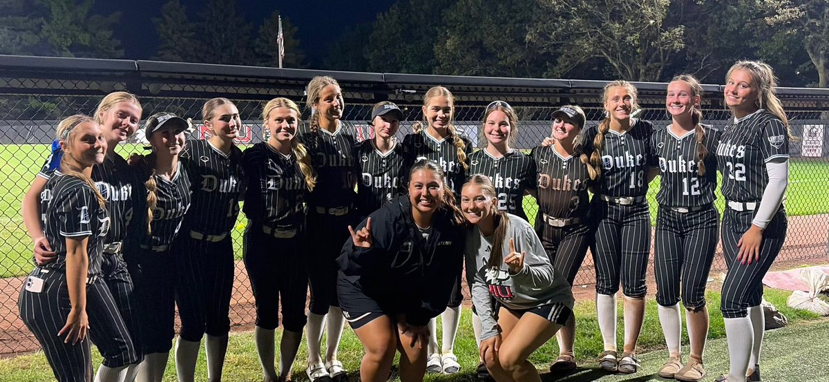 alyssaridge2029's tweet photo. Thank you @NIUSoftball for a great team camp Sunday! I learned a lot and I loved getting to know everyone. Go huskies ❤️! @ChiDukes2029 https://t.co/xCQi9PBYDl