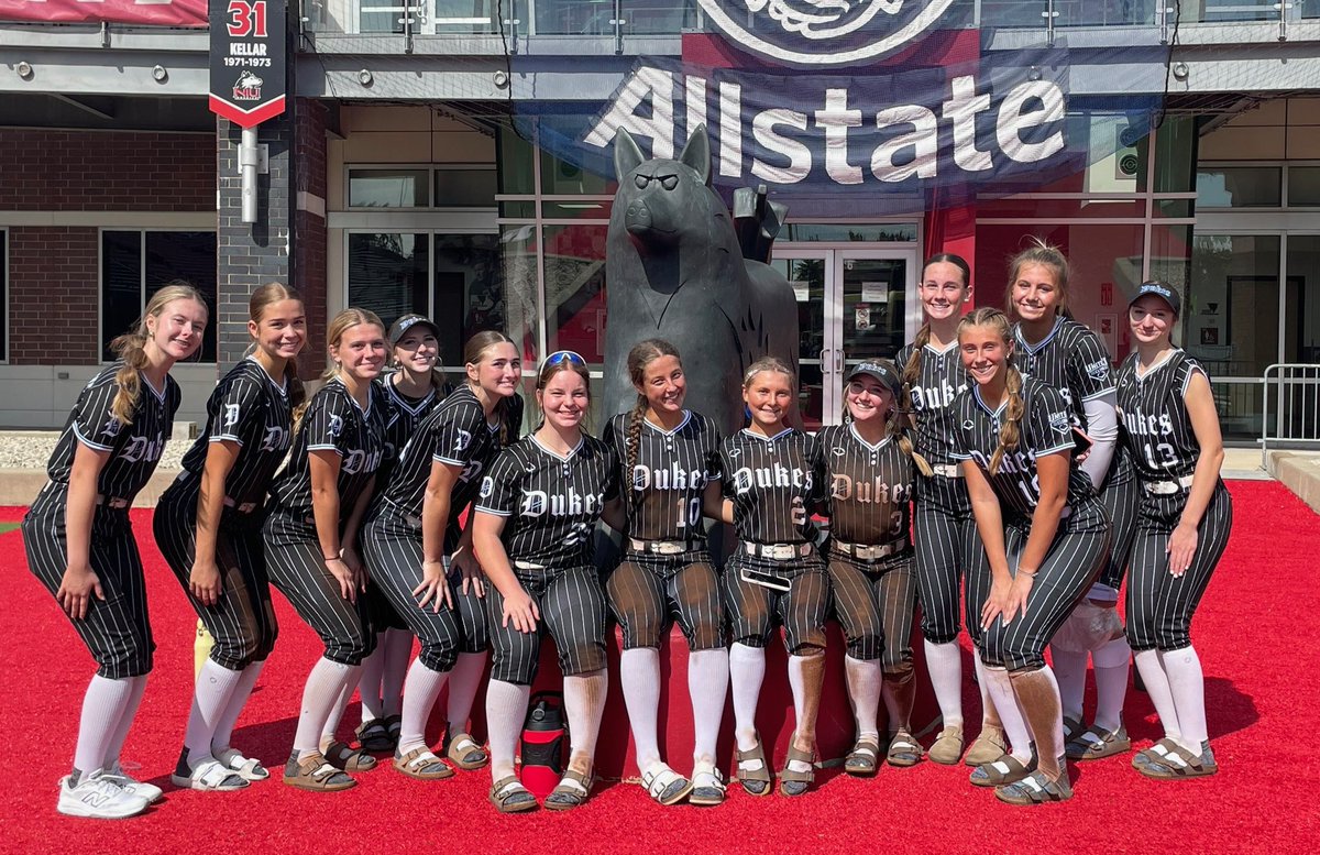 alyssaridge2029's tweet photo. Thank you @NIUSoftball for a great team camp Sunday! I learned a lot and I loved getting to know everyone. Go huskies ❤️! @ChiDukes2029 https://t.co/xCQi9PBYDl