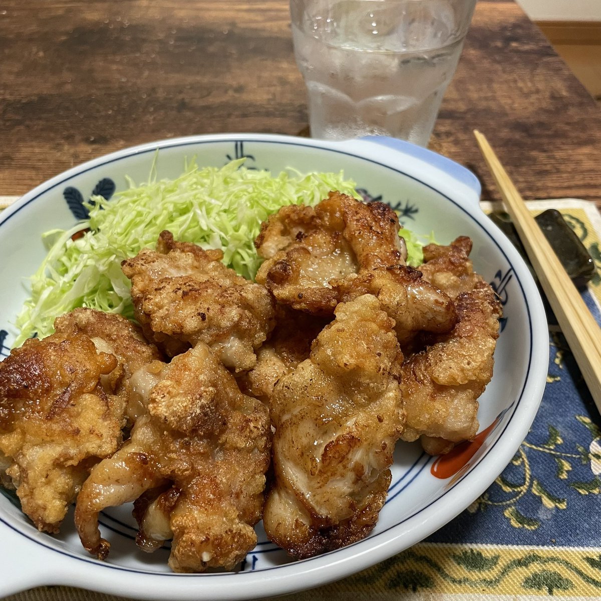 DaiohBassboy's tweet photo. #3good 10/3 基本はいいお天気の土曜日

🎗ゆっくり起きて…なんとなくダラダラ過ごした一日

🎗️昼はおろし蕎麦

🎗️平日すべて外食だったので…ひさびさ揚げもの、唐揚げを堪能した！ https://t.co/ZoVJ56fl6U