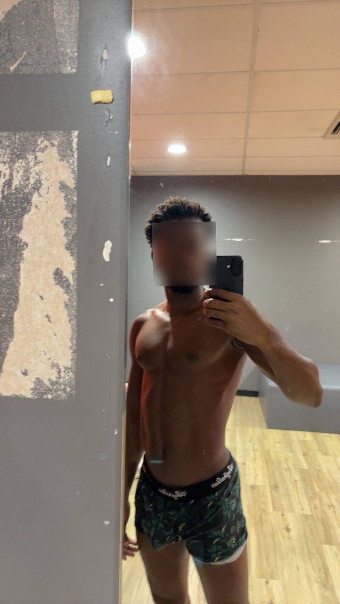 fredkoffi061's tweet photo. Qui me rejoint à la salle https://t.co/RnJZEUkk69