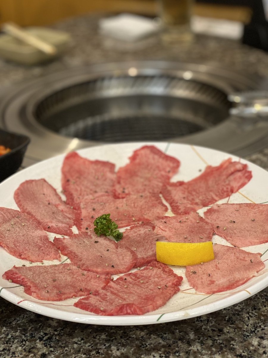 Teeen_vrc's tweet photo. 家族で久々に行きつけの焼肉屋さん
まっじで最高においしかったしあわせ～ https://t.co/vASfsEbBxM
