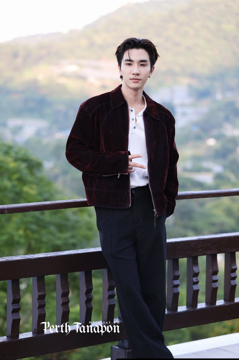 PerthOfficialTH's tweet photo. เชียงใหม่หล่อขนาดนี้ มีใครหึงไหมน้าาา 🤭

PERTH PAIAEW CHIANGMAI

#DrAllyinCNXwithPerth
#PerthTanapon #KDPPE https://t.co/xZJFOZw6Mw
