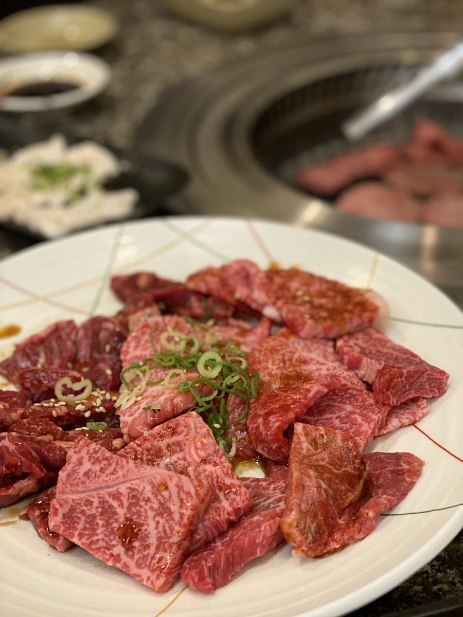 Teeen_vrc's tweet photo. 家族で久々に行きつけの焼肉屋さん
まっじで最高においしかったしあわせ～ https://t.co/vASfsEbBxM