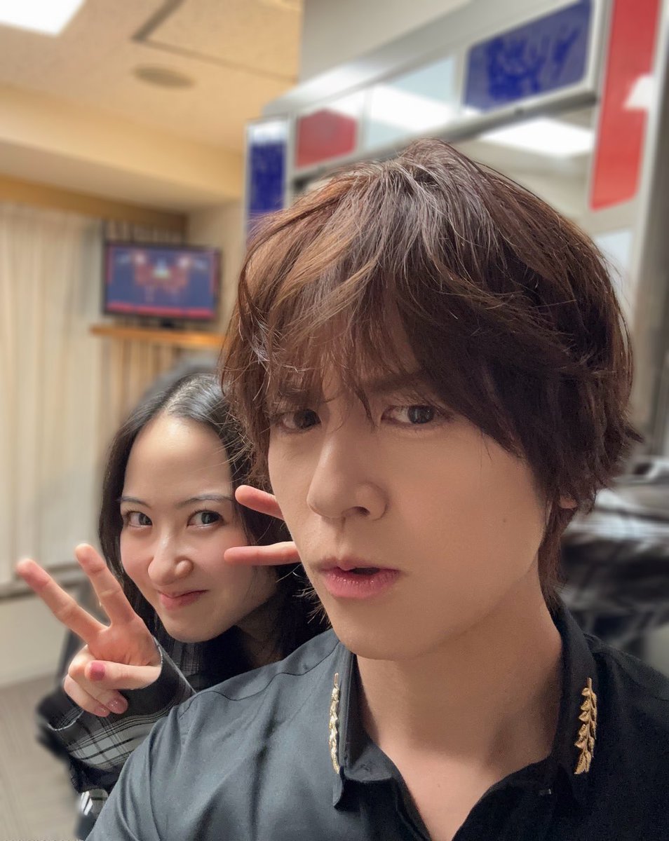 Kenji_Staff's tweet photo. 浦井です！
#岡宮来夢 くんの1st  Concert「The Fanfare」にゲスト出演させて頂きました！来夢は最高のエンターテイナーです！
数日前までご一緒だった #星風まどか さんの楽屋が隣でして、マネージャー達も一緒に大賑わいでした！
来夢！本当におめでとうー！ https://t.co/i1MhKQrIXD