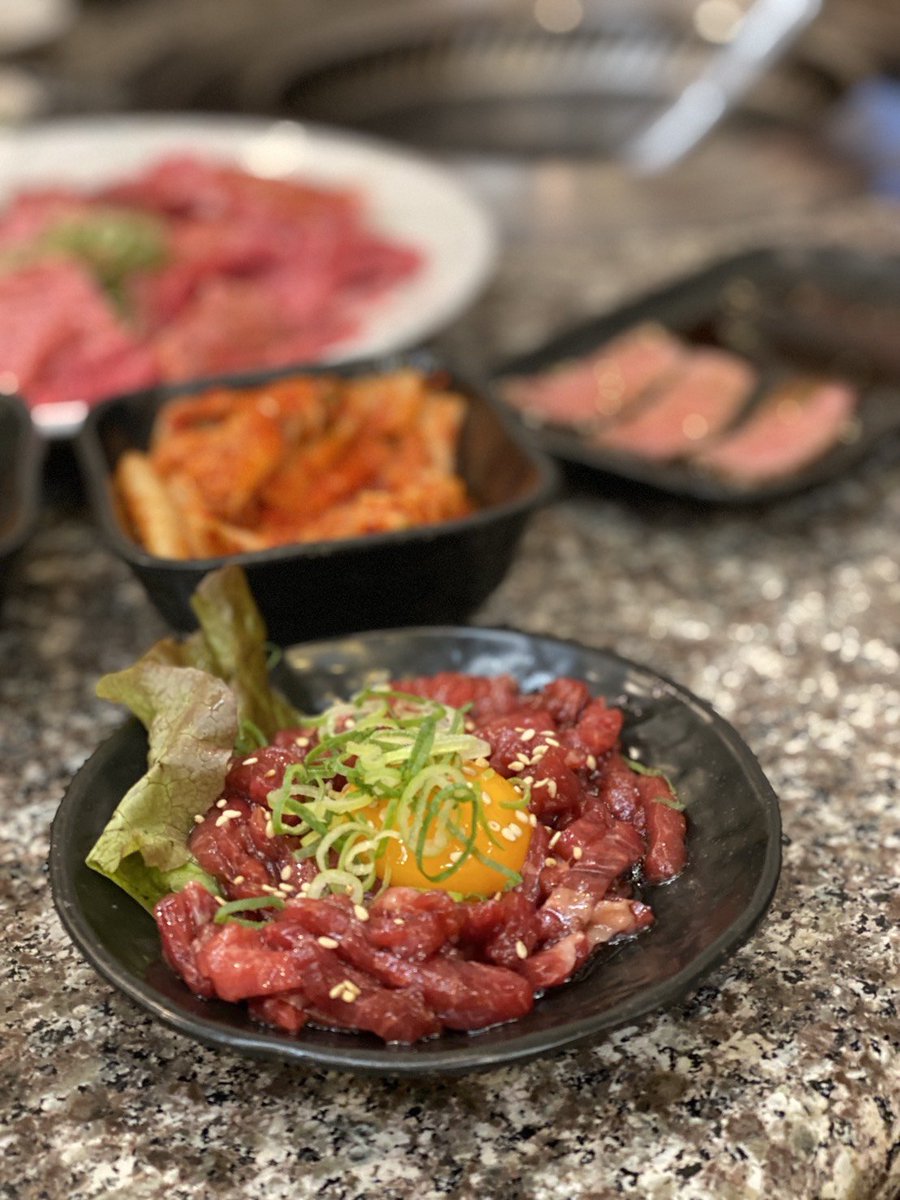 Teeen_vrc's tweet photo. 家族で久々に行きつけの焼肉屋さん
まっじで最高においしかったしあわせ～ https://t.co/vASfsEbBxM