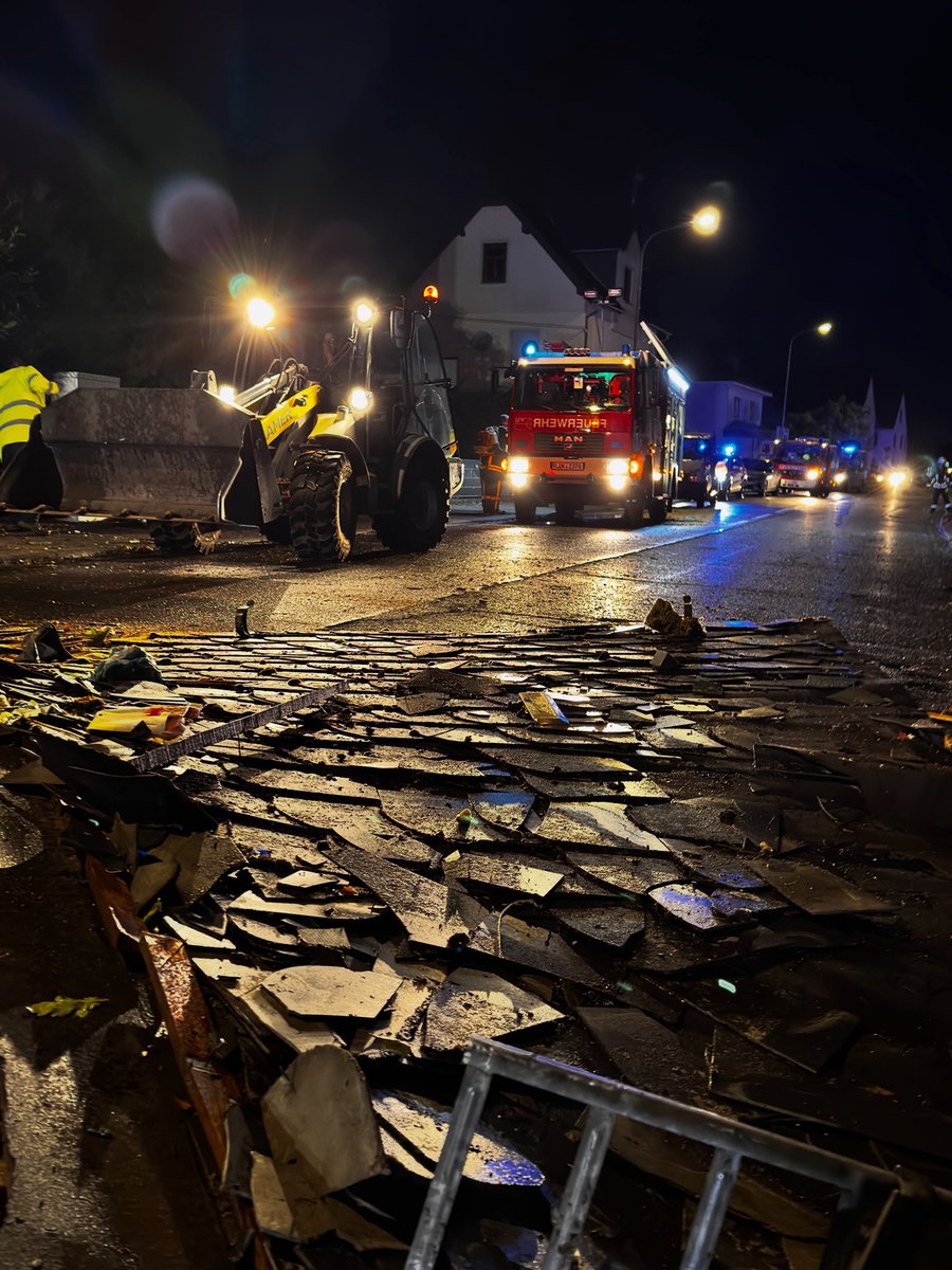 Loaf5979_2's tweet photo. Collection of photos from the August 19th Tornado Outbreak

1 - Bullingen, Belgium IF2.5
2 - Ohrdruf, Thuringia IF3
3 - Solms, Hesse IF2
4 - Köddingen, Hesse IF2 https://t.co/wNwDBHR1ee