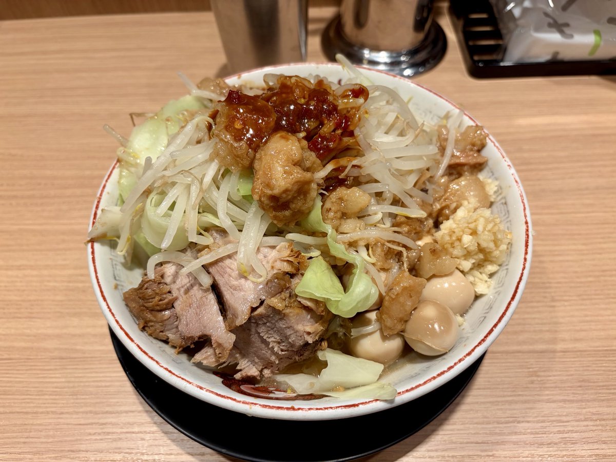 nebaru47's tweet photo. 今日の晩ごはんは豚山の全マシ https://t.co/f9rWAdup2s