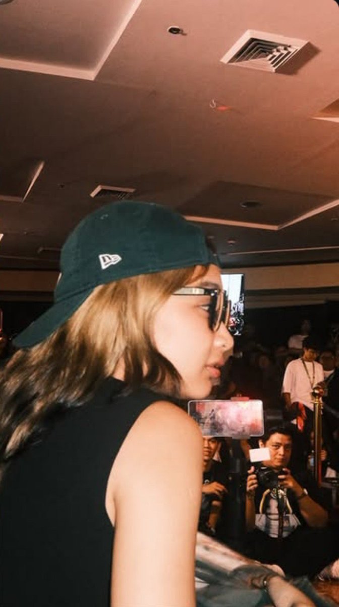 meaniecolet's tweet photo. ewan ko @bini_colet sobrang bagay mo sa babae 😊 https://t.co/UBzJgHvdcH