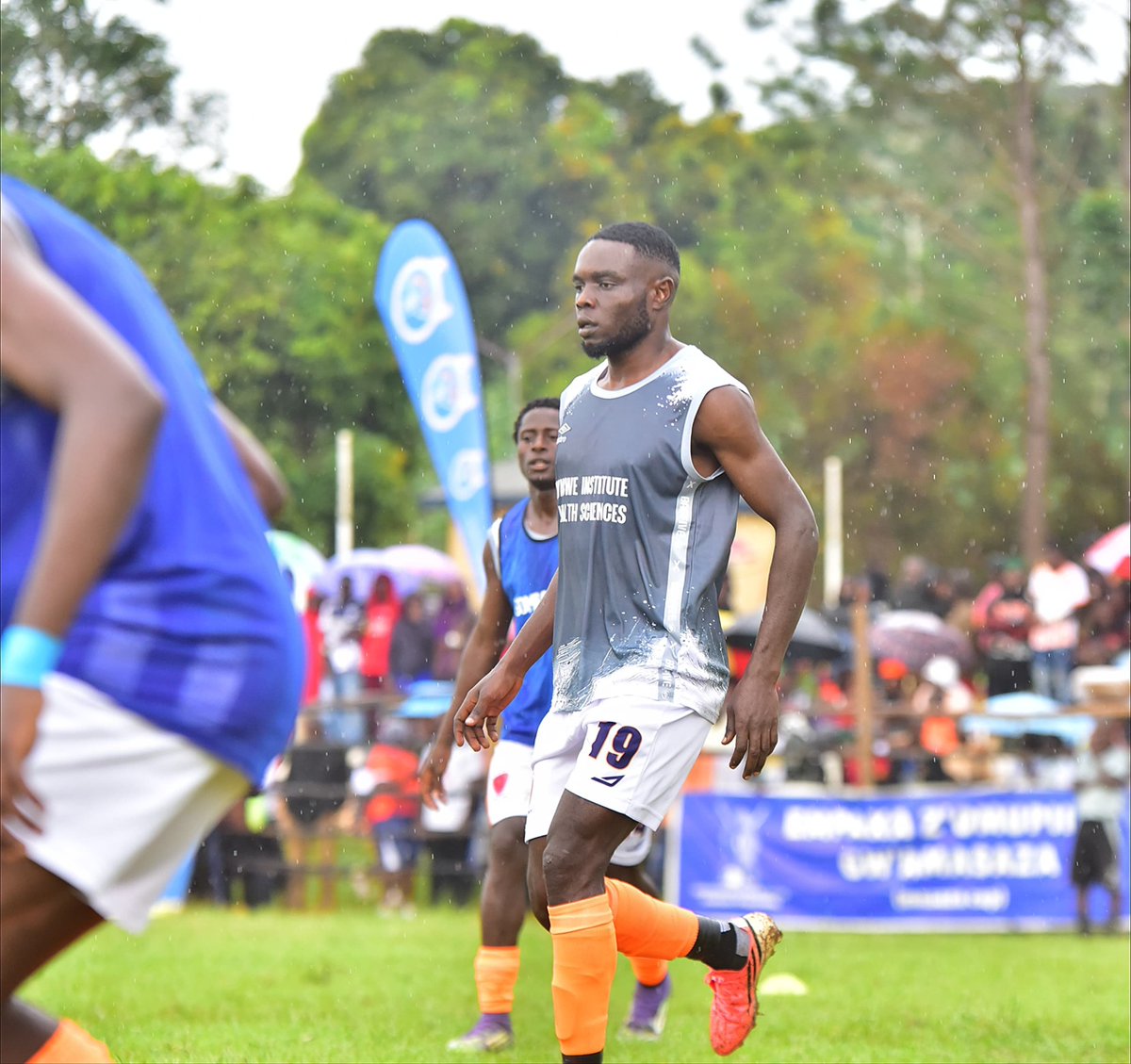GombaFcLions's tweet photo. The winning Lions, Butambala in tears.
#WeEitherWinOrTheyLose
#WeAreTheLions
#FfeTuliko
Tovimba nga tova Gomba
#Gomba Nsi
@bbstvug @NBSportUg @robert_serwanga https://t.co/uu2faeUhRq
