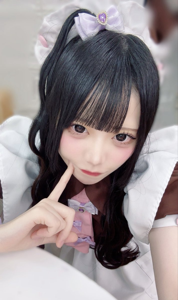 maid_mirei's tweet photo. むっ、という顔 https://t.co/EiU8sH1So1