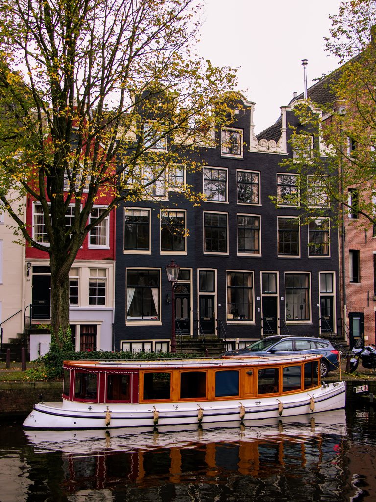 SeascapeNature's tweet photo. Amsterdam Netherlands 🇳🇱 https://t.co/ItfZ3TvwER