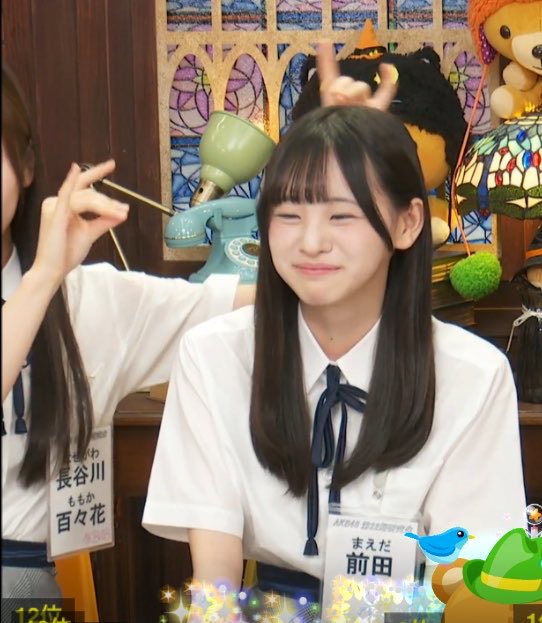 tkakkun_mickey's tweet photo. 姉が妹のリボンを直してあげる名場面

#長谷川百々花 
#前田衣澄 
#AKB22期研究生 https://t.co/BBg9NkYxlo