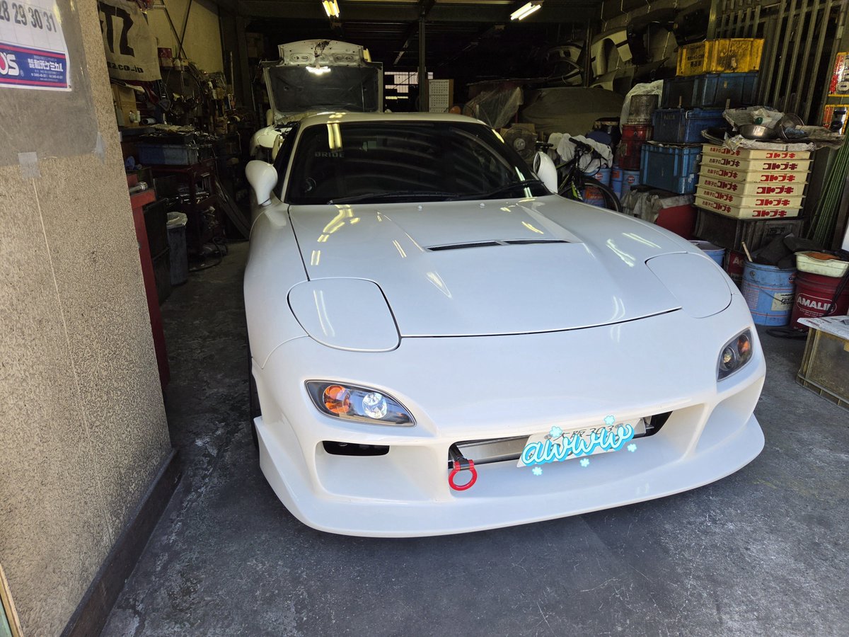Godaracing's tweet photo. 完成した牽引フックをI君FDに取付け👍(この牽引フックが活躍しない事を願います笑)🤣

昼前、長野県からA君80スープラが来店👍事前に打ち合わせしたけど、ワンオフ&amp;各部修理のご依頼です😉

午後はM村さんRX8がメンテで来店👌
今月後半から走りに行くみたい🎵
常連サーキット組、動き出してます(笑)😊 https://t.co/xpU0P0FQO9