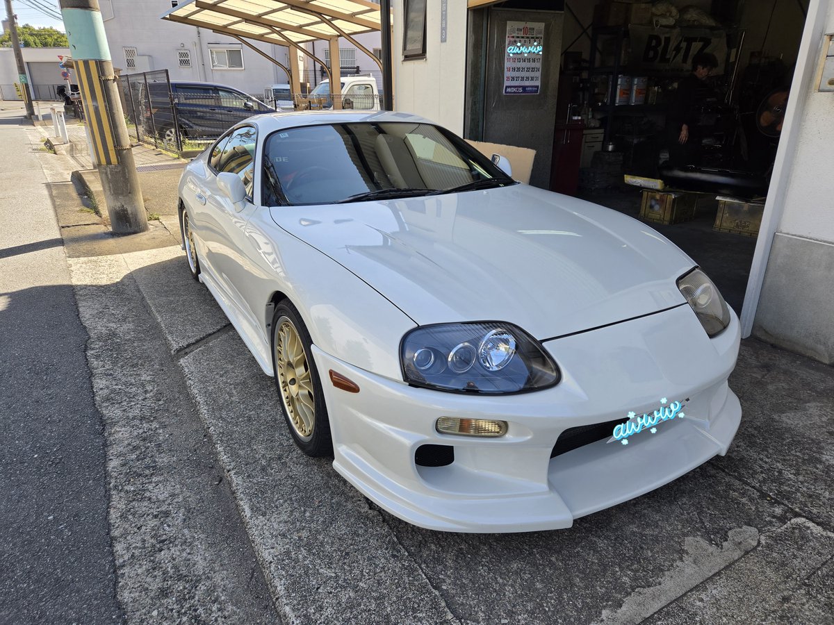 Godaracing's tweet photo. 完成した牽引フックをI君FDに取付け👍(この牽引フックが活躍しない事を願います笑)🤣

昼前、長野県からA君80スープラが来店👍事前に打ち合わせしたけど、ワンオフ&amp;各部修理のご依頼です😉

午後はM村さんRX8がメンテで来店👌
今月後半から走りに行くみたい🎵
常連サーキット組、動き出してます(笑)😊 https://t.co/xpU0P0FQO9