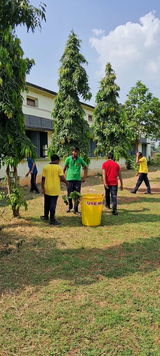 KvRourkela's tweet photo. Stepping up for cleanliness and efficiency! KV Rourkela joins Special Campaign 6.0 to drive campus Swachhata and institutional excellence. ✨🌱  
#KVRourkela #SpecialCampaign6 #SwachhBharat @EduMinOfIndia @KVS_HQ https://t.co/pqYtJsBMAX