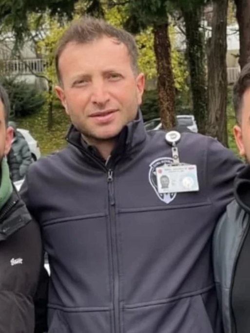23BesiktasJK's tweet photo. Yasin Kol Karadeniz Teknik Üniversitesi'nde özel güvenlik görevlisiyken, nasıl bu aşamaya gelip te tetikçi hakem oldu, bunu da araştırın. https://t.co/TFxnsnmNEE