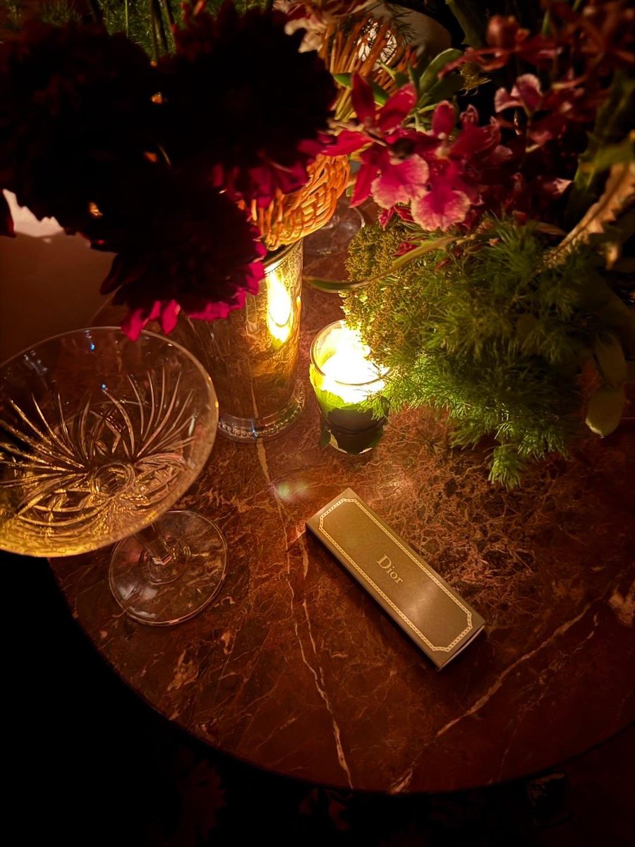 OrmKornVN's tweet photo. 261003 | IG: orm.kornnaphat update

After hours🫱🏻‍🫲🏼

#OrmKornnaphat
#LingOrmDiorSummer27
#Dior #DiorSummer27 #PFW https://t.co/Z0uzuKFrTW