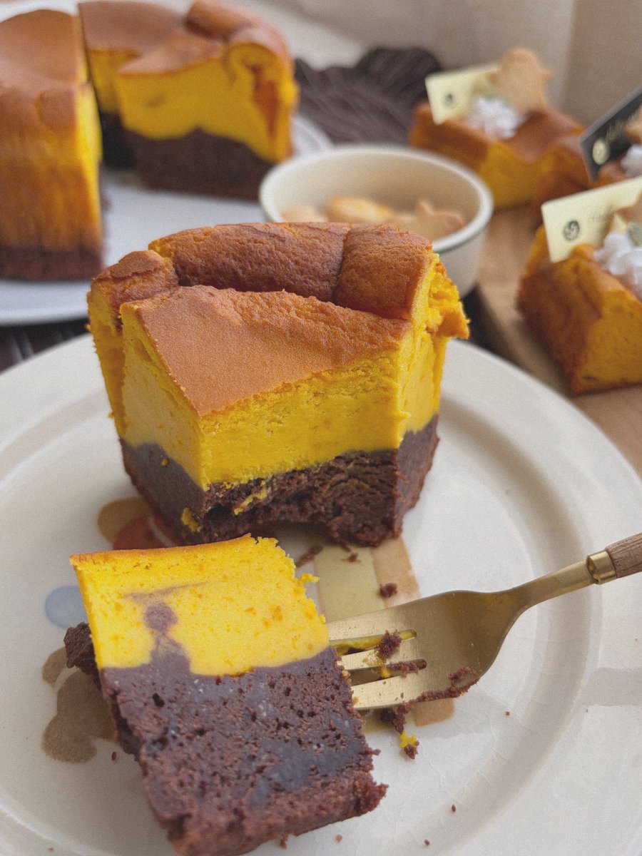 hana_suger_'s tweet photo. かぼちゃチーズケーキブラウニー https://t.co/OcUHbzpeH1