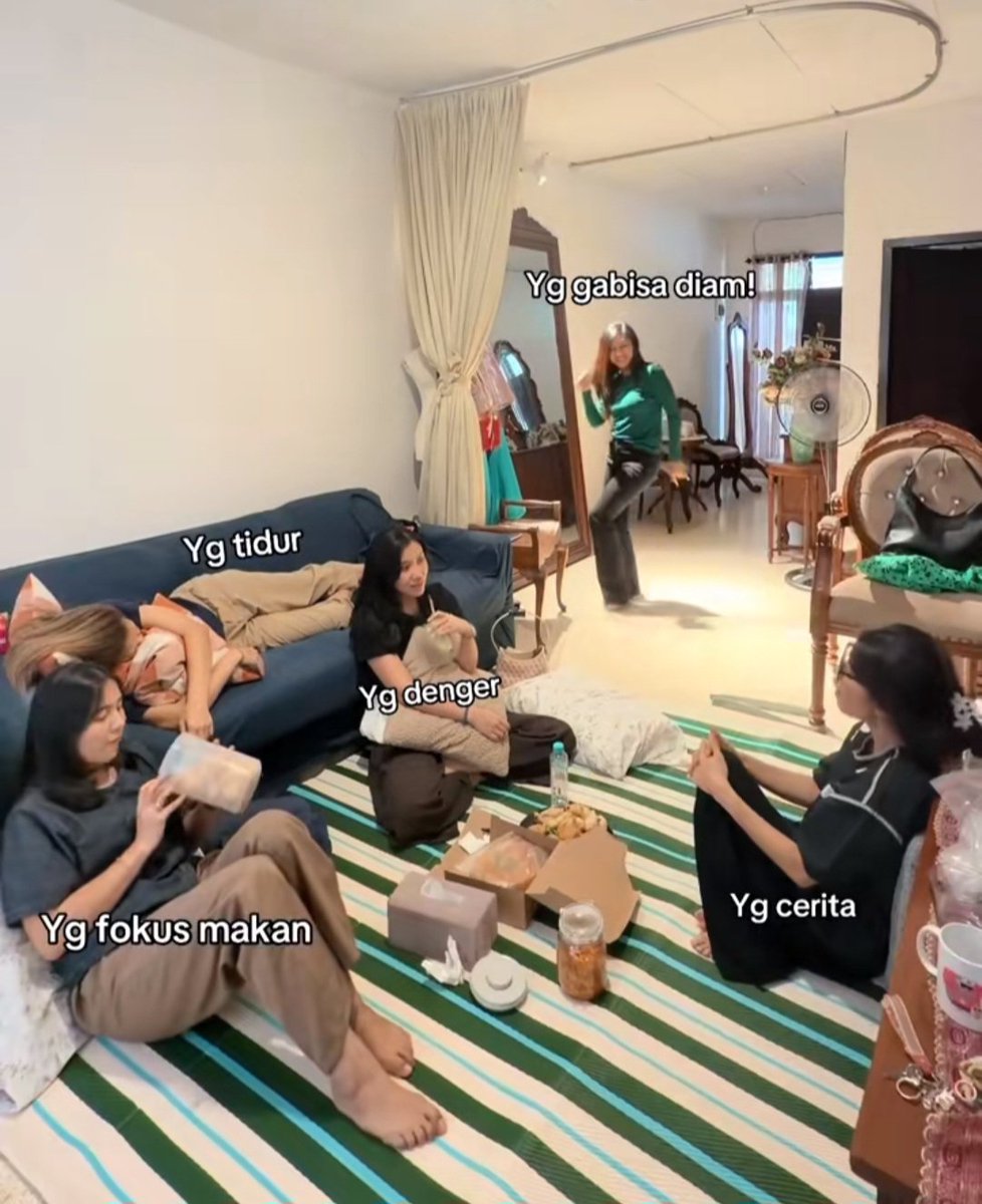 bluenyvaley's tweet photo. kalo lagi kumpul sama temen kalian tim yg mana? https://t.co/VpfRLx5P91